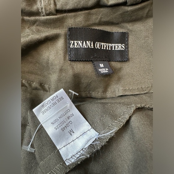 🛍️NWOT Hoodie full zip Utility vest army/olive green Vest with adjustable waist - Picture 2 of 12